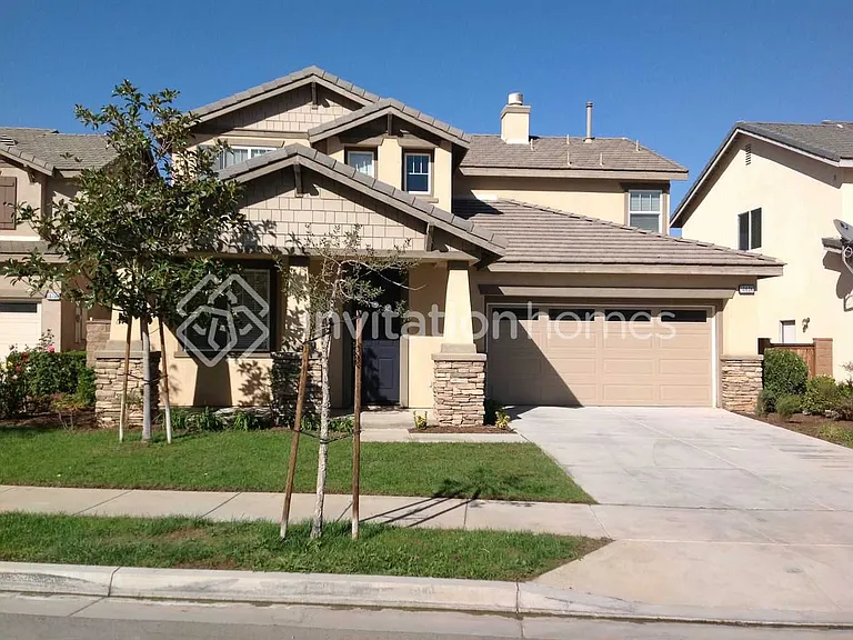 10806 Rosemary Way — Photo 1
