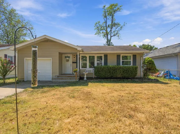 1452 E Lindberg Street, Springfield, MO 65804