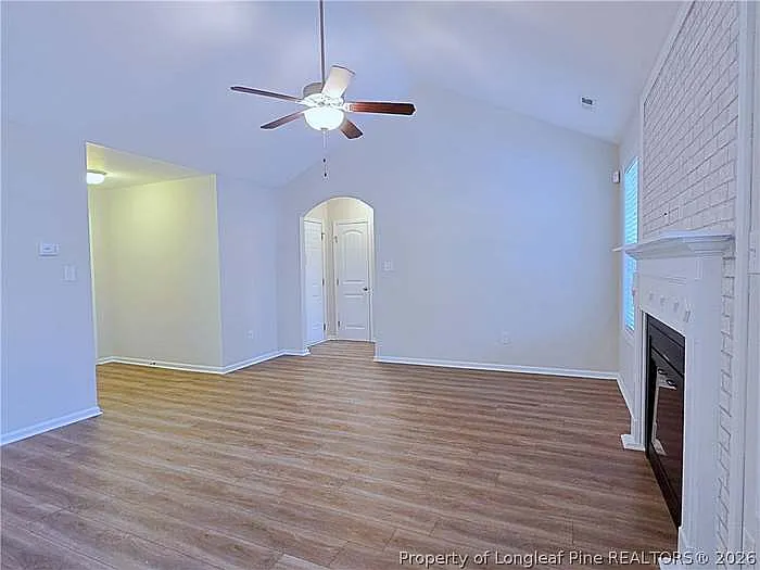 204 Feathers Ln — Photo 7