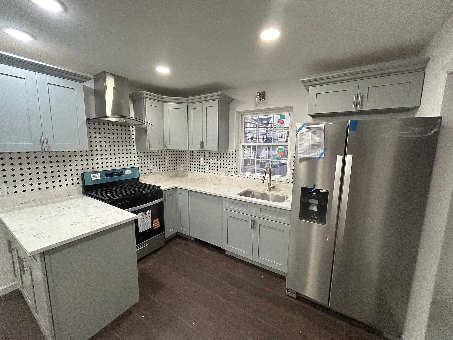 3 bed, 2.5 bath, $2,650 — Photo 2
