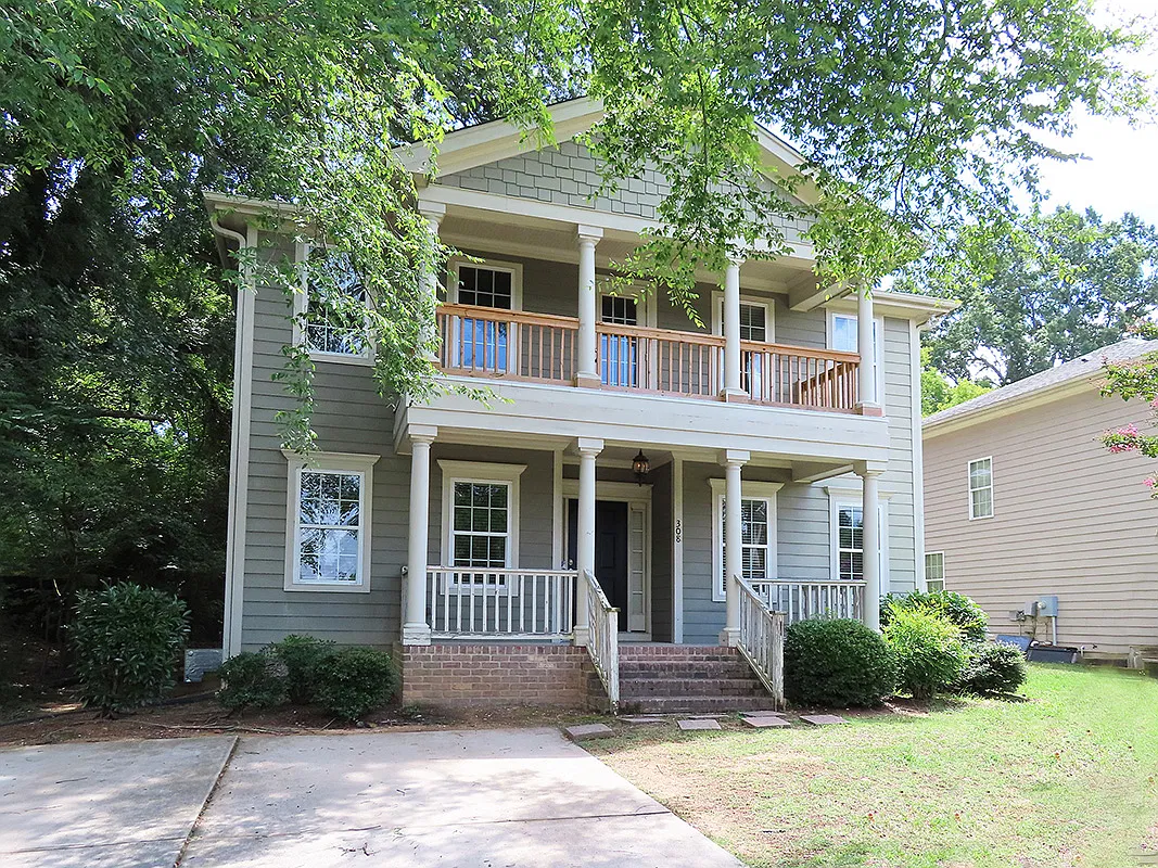5 bed, 2000 sqft, $5,370 — Photo 1
