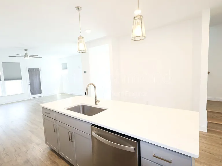 425 Randolph View Dr — Photo 18