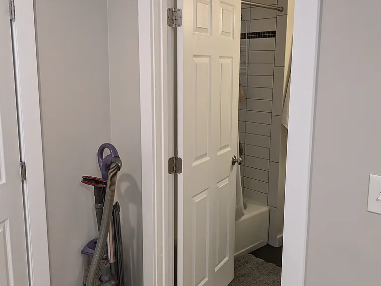 527 Malden Ave E #11 — Photo 10