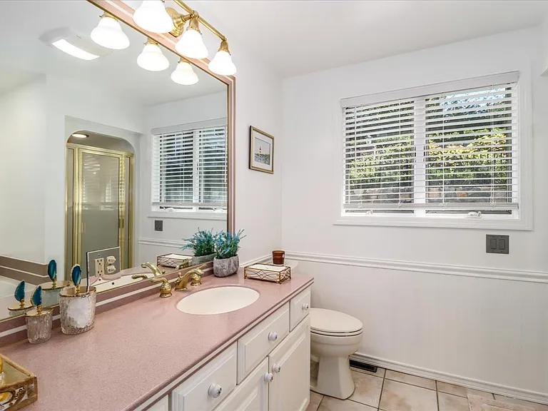 51 S Lake Shore Dr — Photo 34