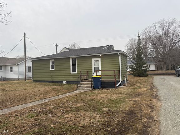 2nd image of 606 W 2nd St