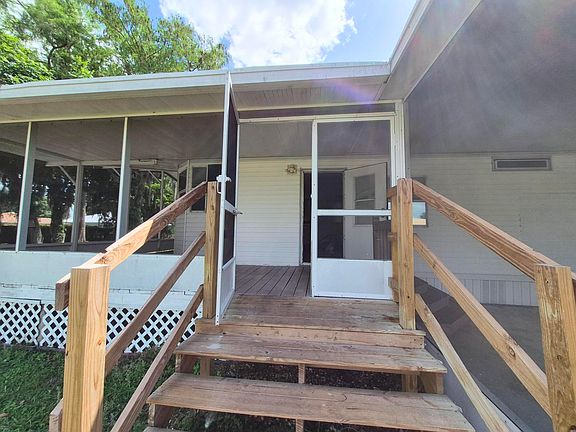4th image of 301 SE 5th Avenue