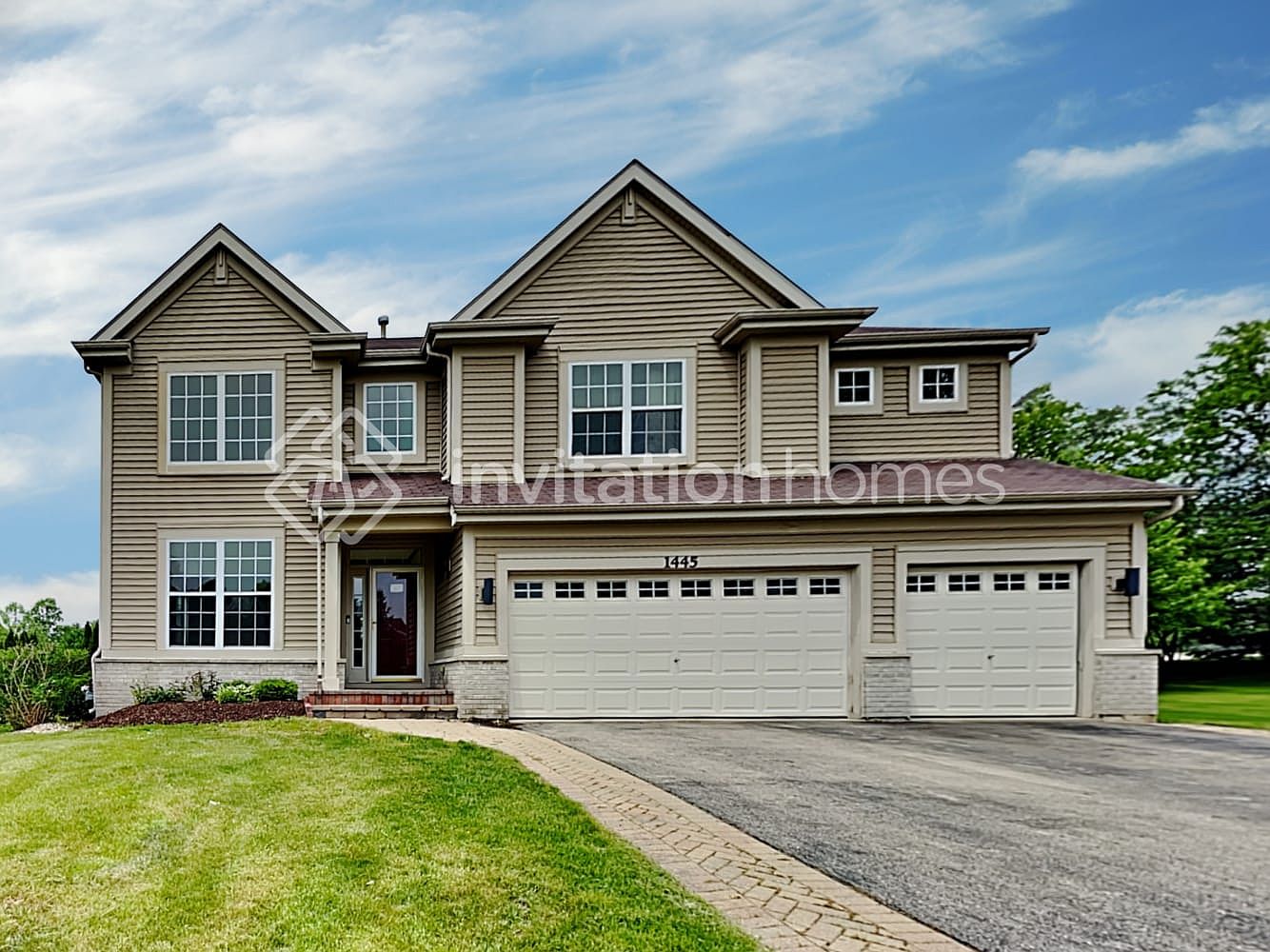 1445 White Oak Ln, West Chicago, IL 60185 | Zillow