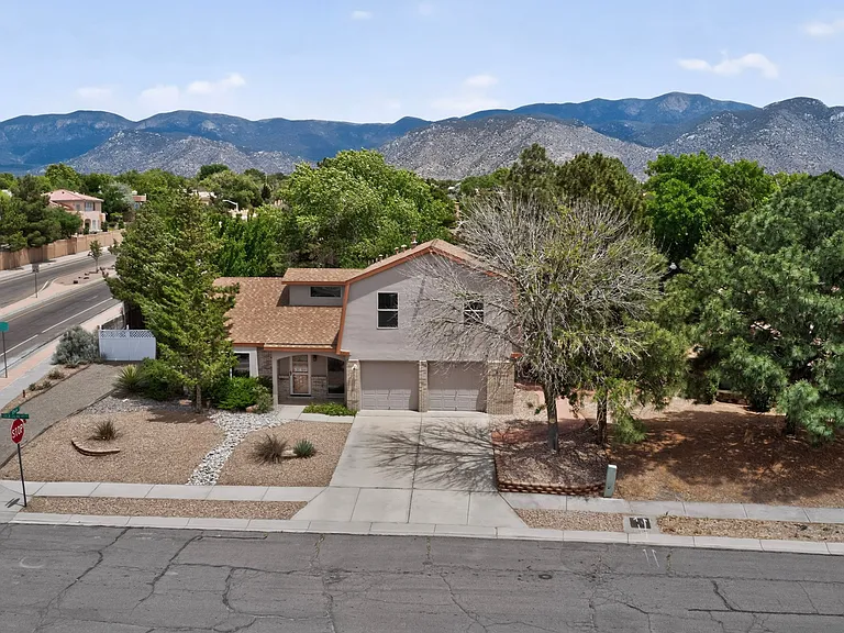 5612 Chelwood Park Blvd NE — Photo 43