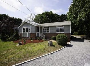 21 Terrace View Rd, Farmingdale, NY 11735