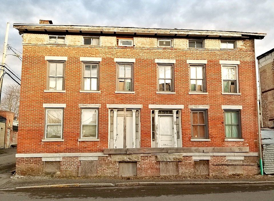 2nd image of 10-12 N 4th St