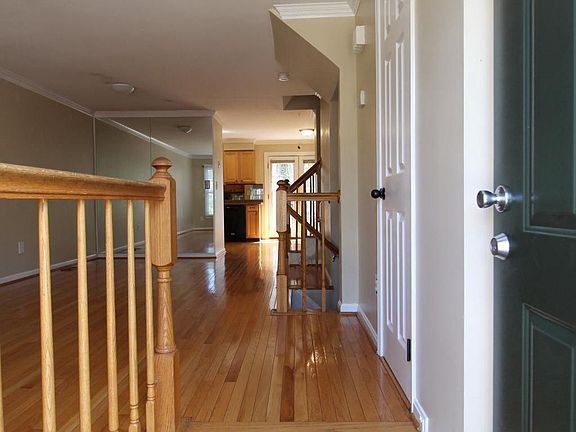 3rd image of 3001 Colonial Springs Ct