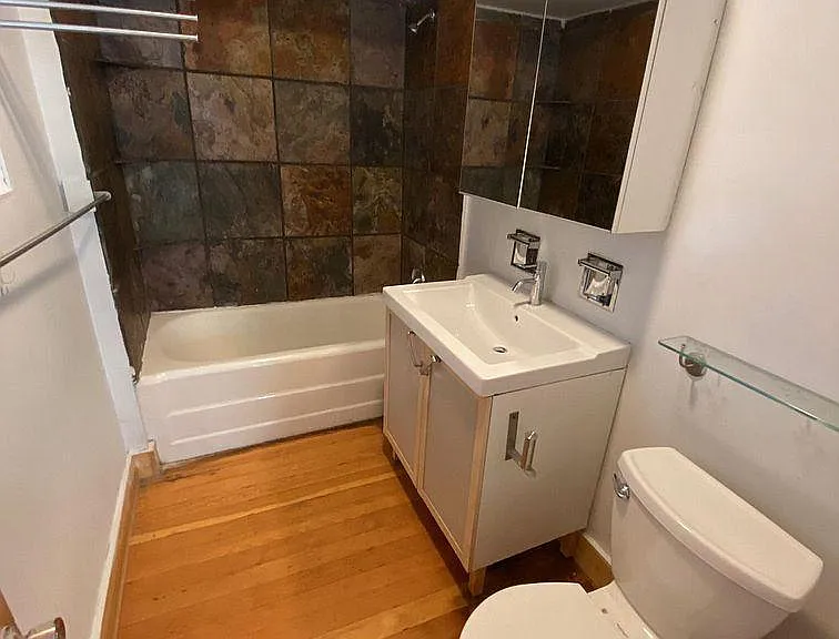 1901 W Belle Plaine Ave #1F — Photo 8
