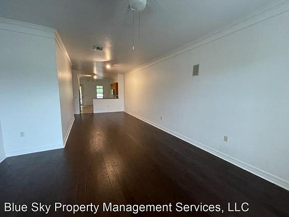 4th image of 506 Mirasol Cir APT 202