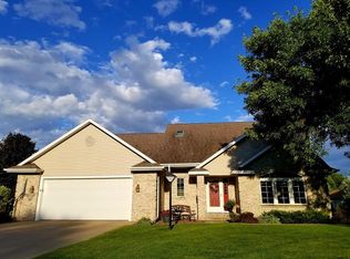 N9584 Diamond Ct, APPLETON, WI 54915