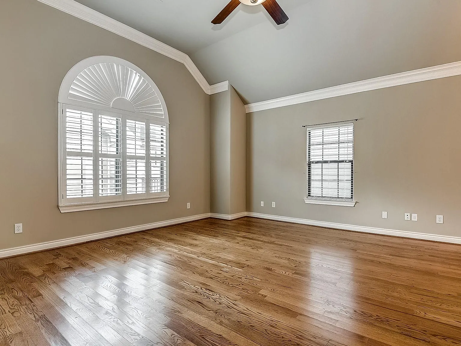 2 bed, 2.0 bath, 1440 sqft, $2,190 — Photo 2