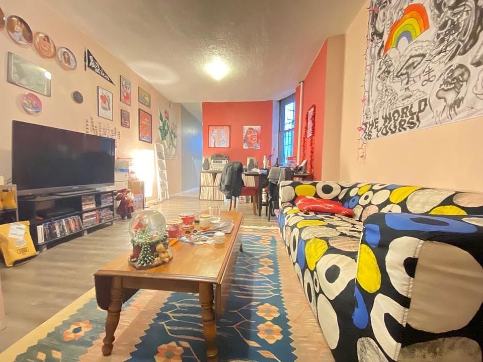 1st image of 249 Vernon Ave APT 1R