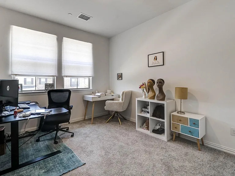 7031 Cedar Creek Dr — Photo 10
