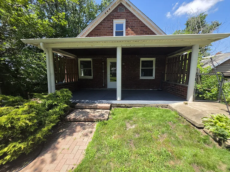 405 Millers Ln — Photo 3