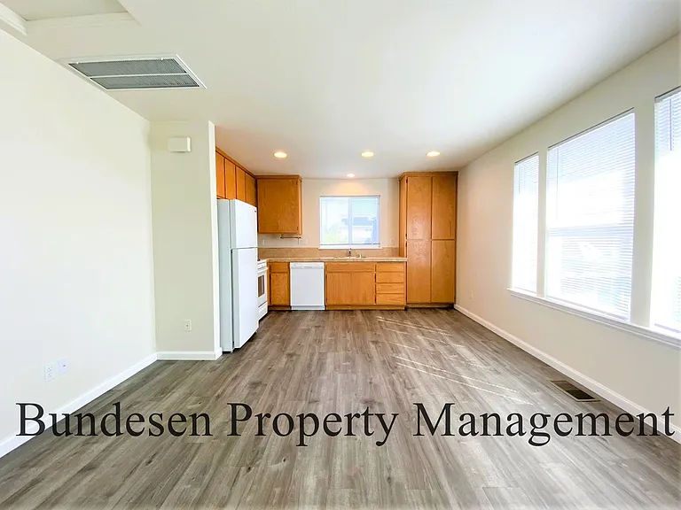 747 Fresno Ave — Photo 7