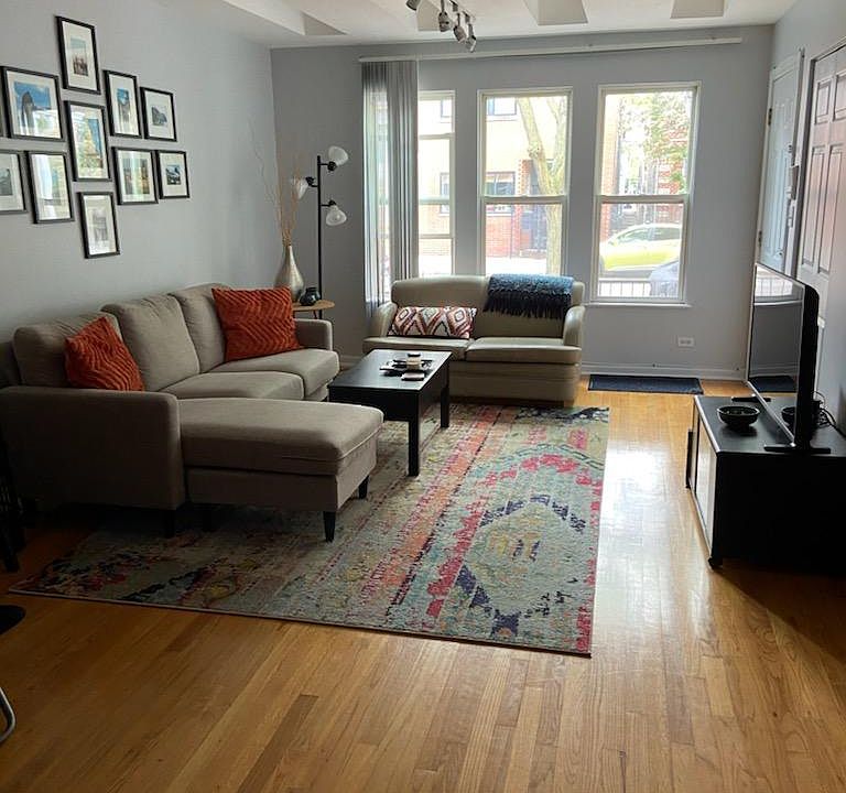 SUNLIGHT ANYONE? Living room on a cloudy day with no lights on!!