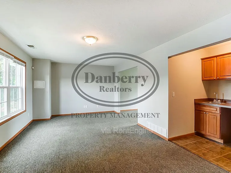 1103 N Byrne Rd — Photo 3