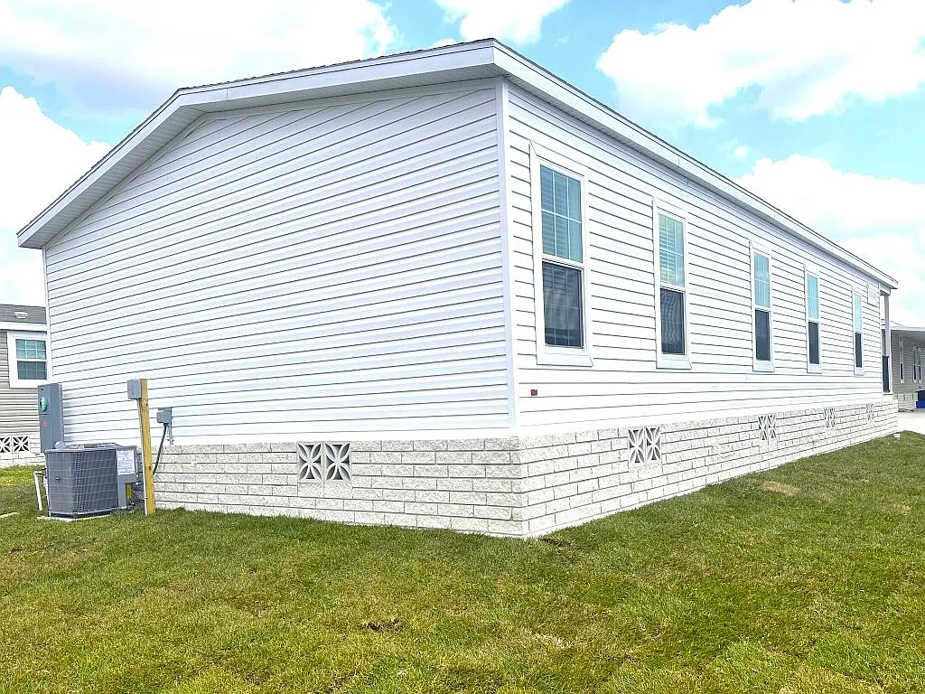 3 bed, 2.5 bath, 1460 sqft, $1,499 — Photo 4