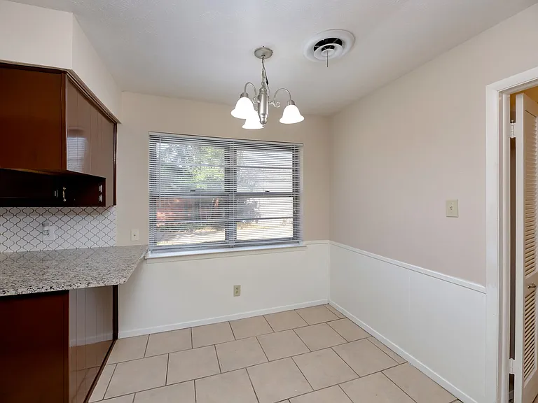 1605 Arrowhead Dr — Photo 13