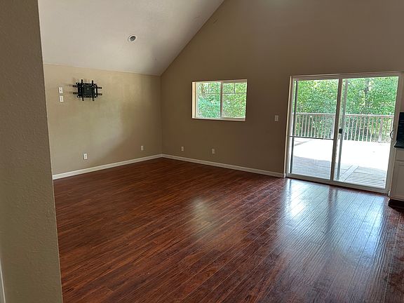 2nd image of 439 Canyon Oak Dr #B