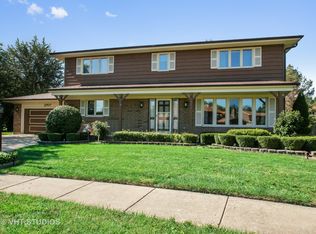 2707 Maynard Dr, Glenview, IL 60025