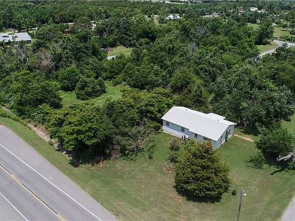 2nd image of 7420 Lakewood Dr