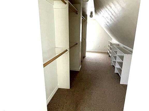 5th image of 4122 Drake St #1/2