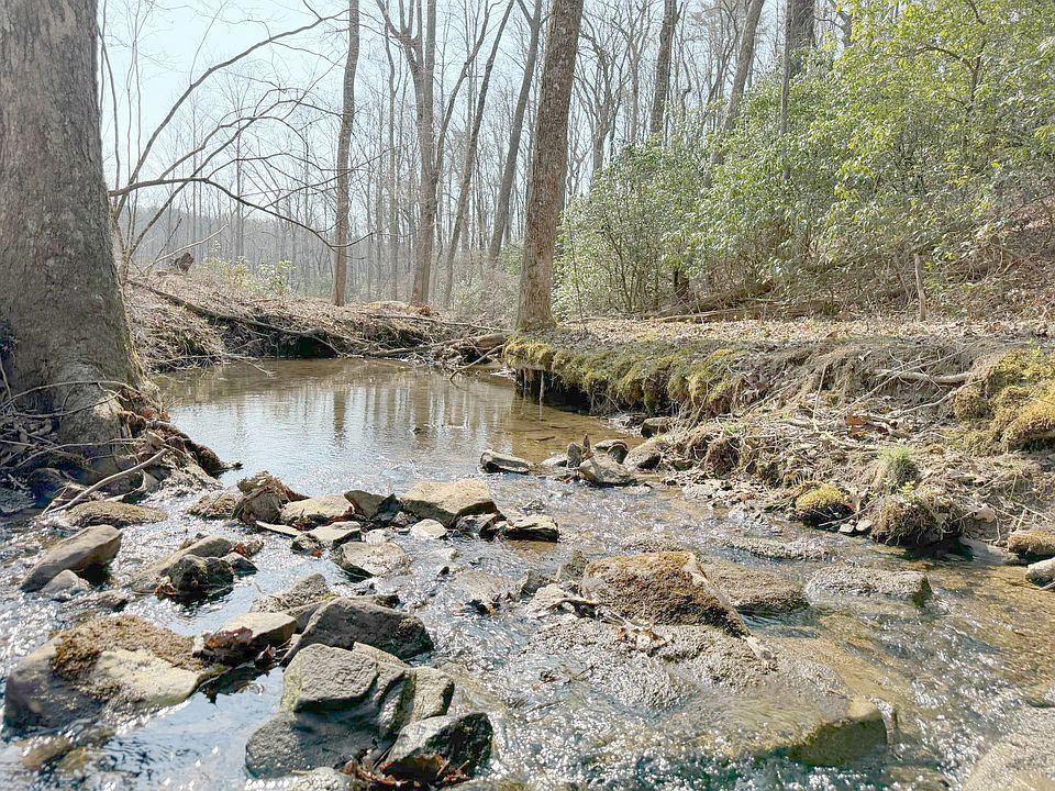 1st image of 1065 Deerhead Rd