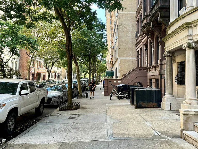 34 W 69th St #BC — Photo 9