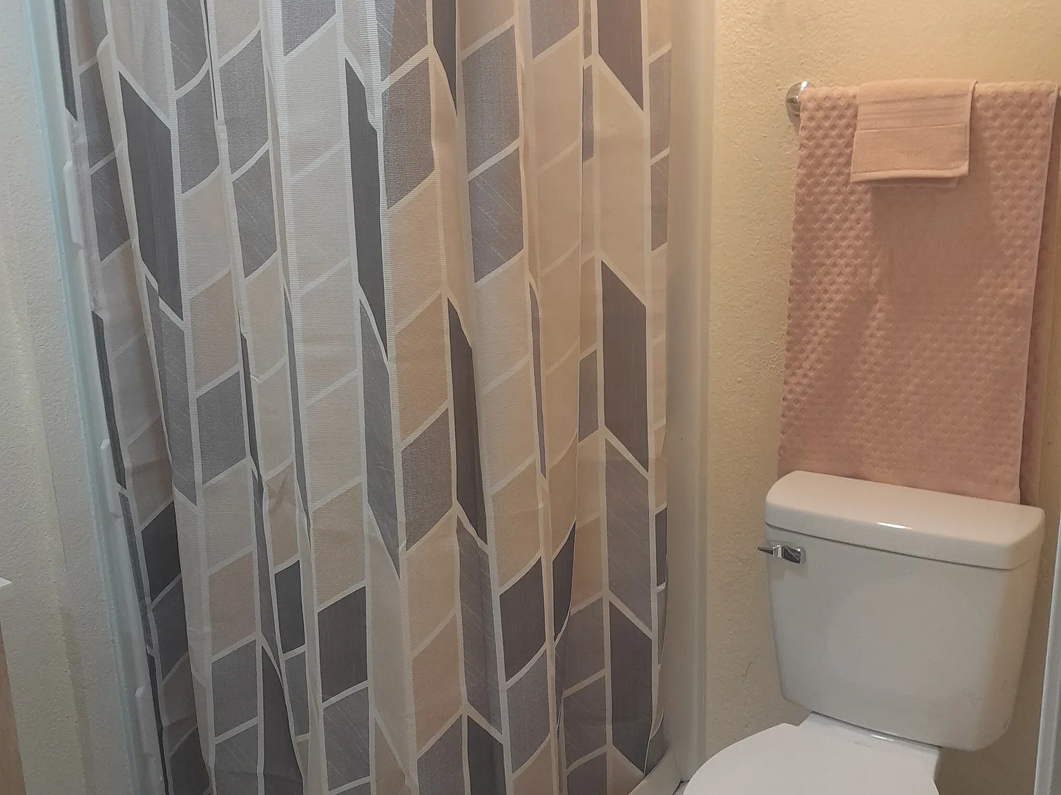 Studio, 320 sqft, $850 — Photo 4