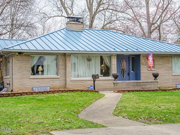 2nd image of 125 Forest Ave