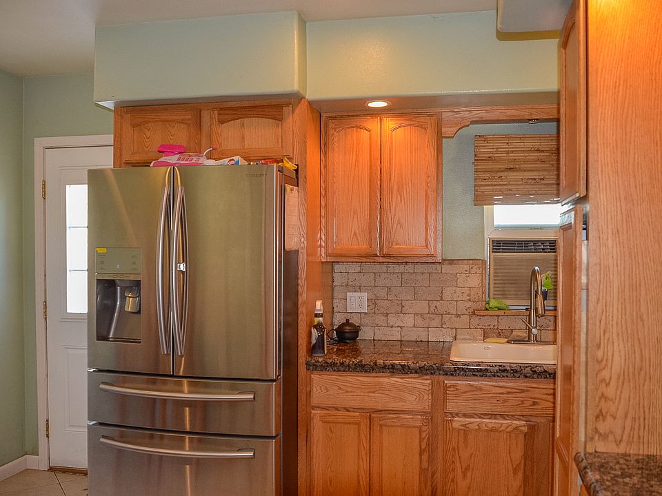 1st image of 3585 E Lyell Ave