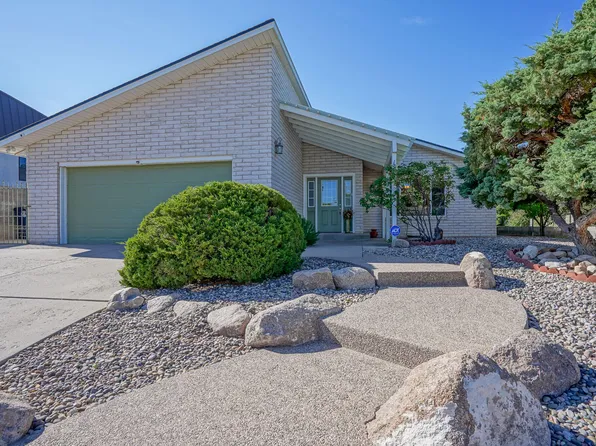 12820 Lillian Pl NE, Albuquerque, NM 87112
