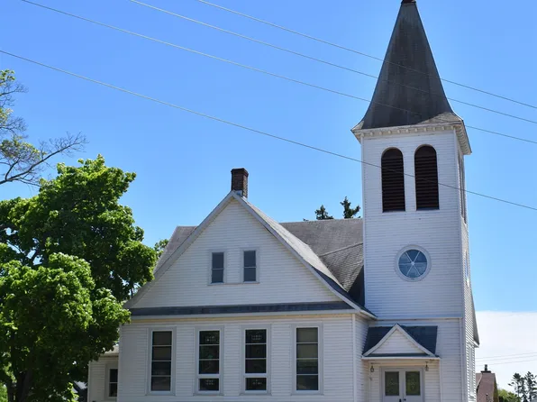 326 N Washington Ave, Washburn, WI 54891