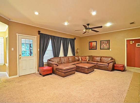 4th image of 700 Hurst Dr