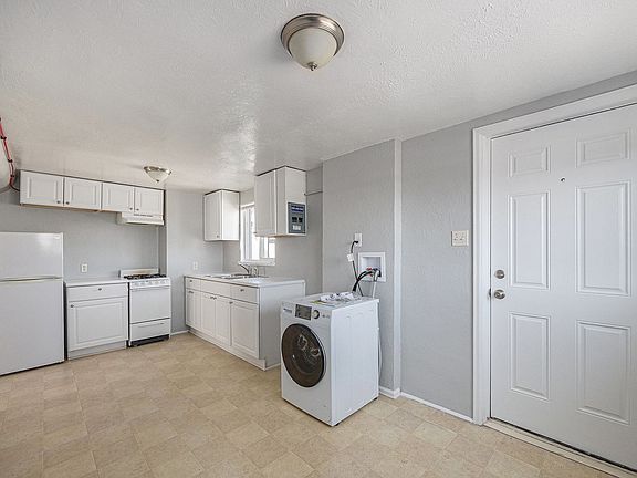 3rd image of 4 W Arkansas Ave #6