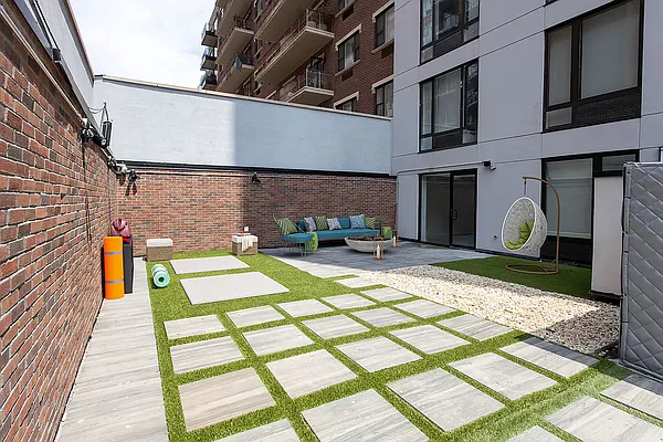 Rented by REAL New York | media 7