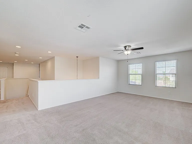 6637 Cliff Shore Ct — Photo 32