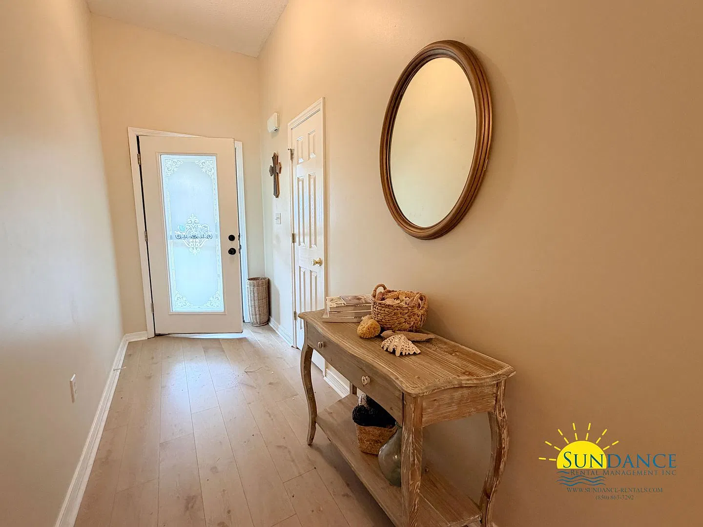 Gorgeous 3 Bedroom Home in Fort Walton Beach with Solar Panels! — Photo 2