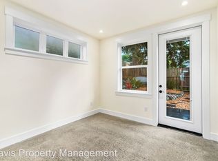 10556 3rd Ave NW UNIT B, Seattle, WA 98177