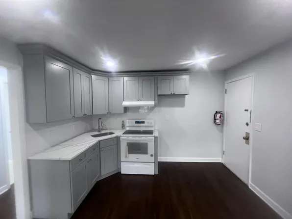 479 Pompton Ave #2F, Cedar Grove, NJ 07009