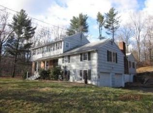 34 Weatherbell Dr, Norwalk, CT 06851