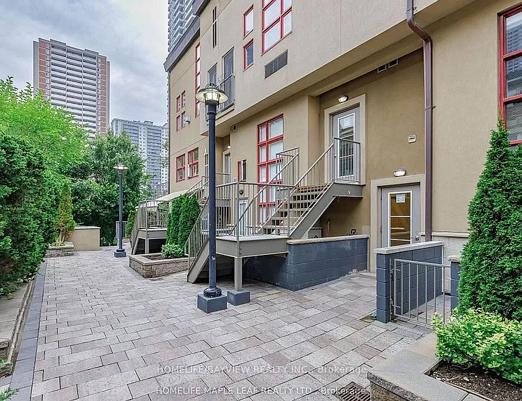 21 Earl St #202 — Photo 2