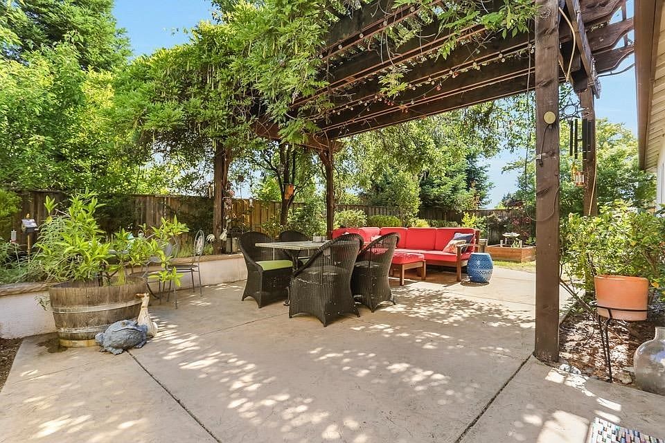 1st image of 2104 Collet Quarry Dr