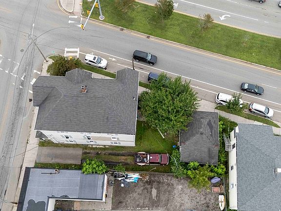 4th image of 1025 Globe St