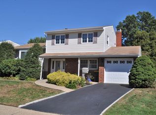 7 Barton Rd, Old Bridge, NJ 08857